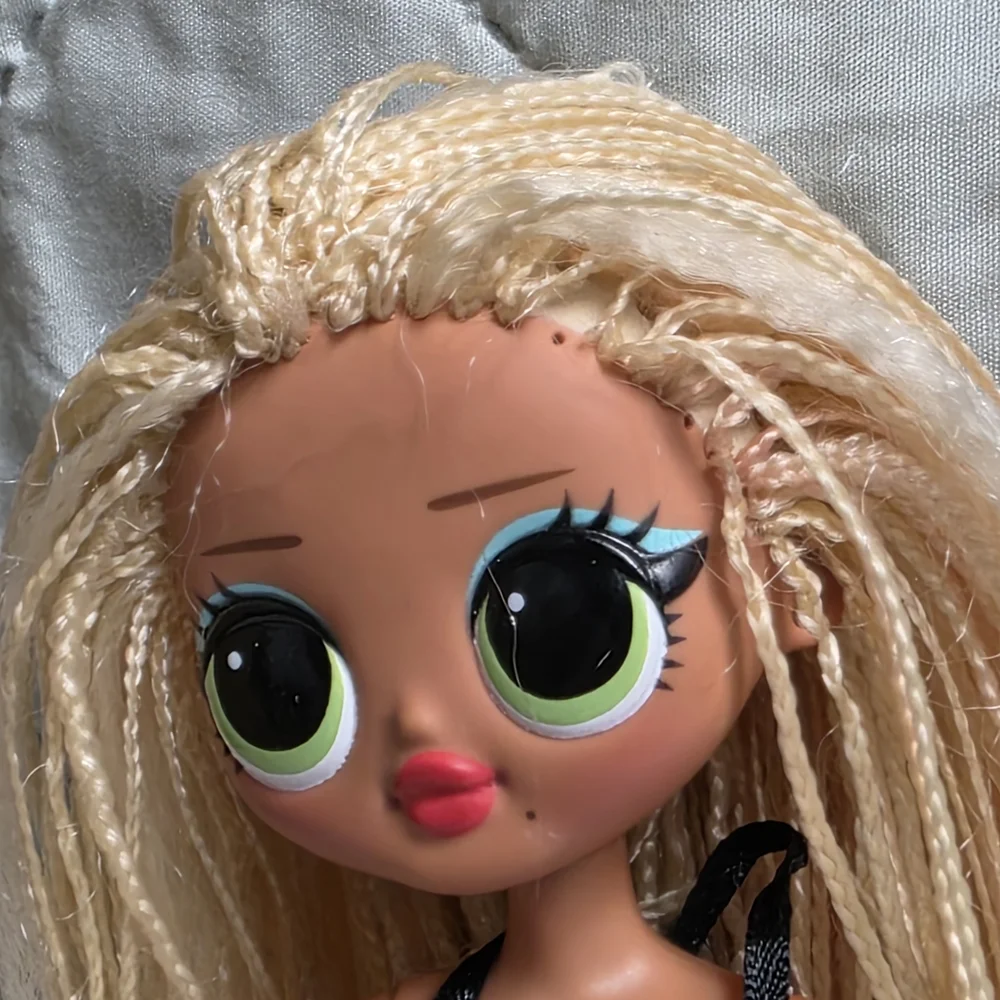 LOL Surprise OMG Series 1 Swag 10" Fashion Doll Loose No Box Blonde Dreads - Picture 9 of 9